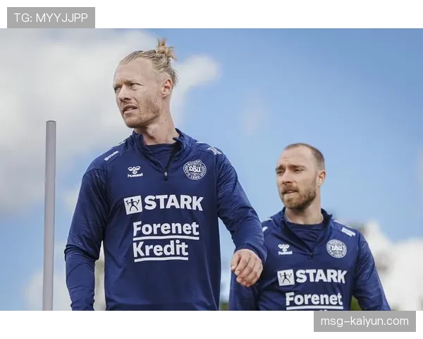 AC米兰迎利好,主力后腰克亚尔伤愈回归完整合练 AC米兰迎利好,主力后腰克亚尔伤愈回归完整合练